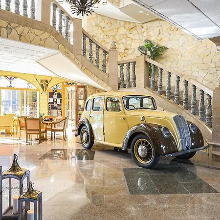 Plaza Del Castillo 4* מאלגה
