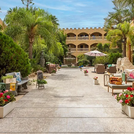 Plaza Del Castillo Szálloda 4*