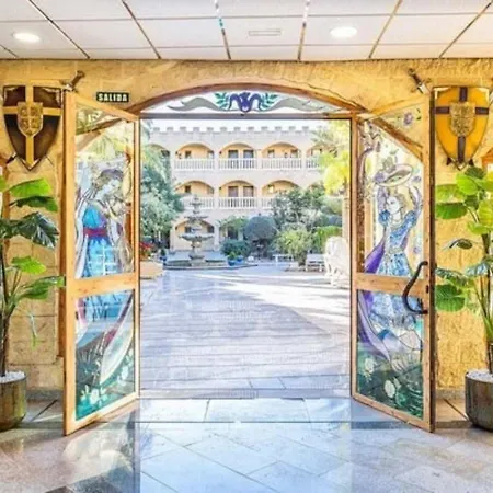 Plaza Del Castillo Hotel