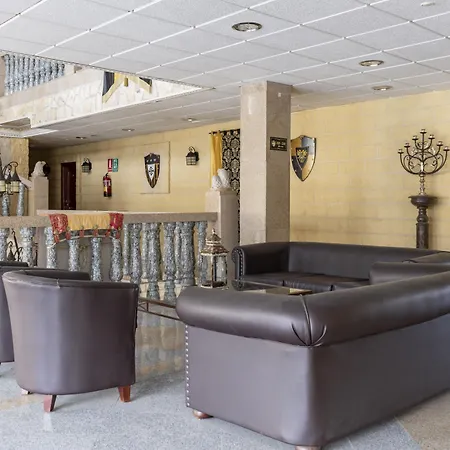 מלון Plaza Del Castillo 4*